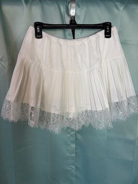 White Lace Pleated Mini Skirt with Elastic Waist